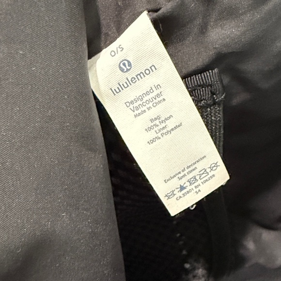 Lululemon Athletica festival Crossbody Bag - Picture 9 of 9